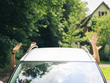 Alt-Tags: Abreise, in den Urlaub fahren Foto: iStock/nullplus