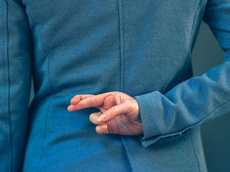 Maklervertrag, Makler Doppeltätigkeit, Doppelmakler, Foto: iStock.com/stevanovicigor
