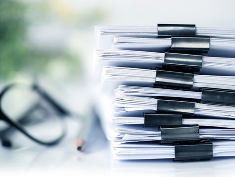 Vermittlung noch nicht gebauter Immobilien, Vertrieb, Unterlagen, Foto: pinkomelet/fotolia.com