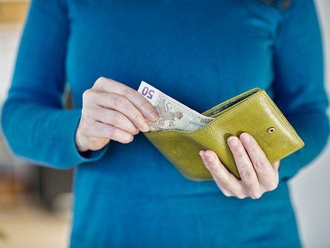 Unzulässige Formulierungen, Makler, Höhe Provision, Foto: iStock/Silvia Jansen