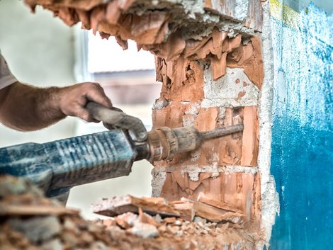 Mietwohnung selbst renovieren, Foto: iStock.com/GregorBister
