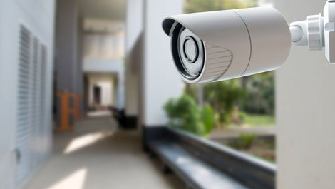 Einbruchschutz, Videoüberwachung, Mehrfamilienhaus, Foto: photographicss / stock.adobe.com